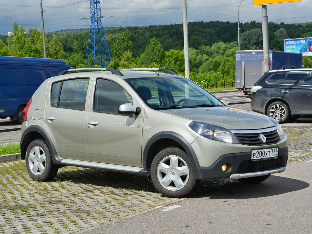 Renault sandero 2013 год. Рено Sandero Stepway 2013. Сандеро чувство. Замена фильтров на Рено Сандеро степвей 2018 г.. Рено на прокат Москва и область авто.