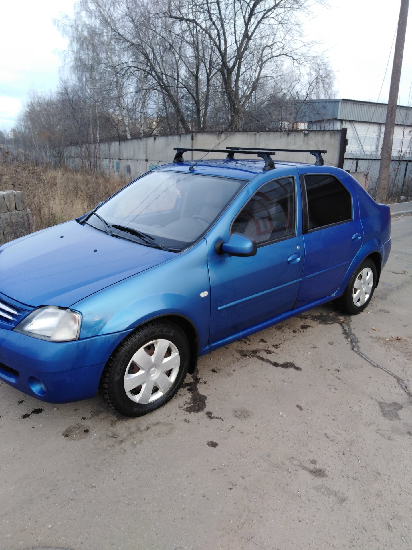 Машина на сутки нижний новгород. Рено Логан 2007 синий. Х606ум72 Renault синий 2007гв.