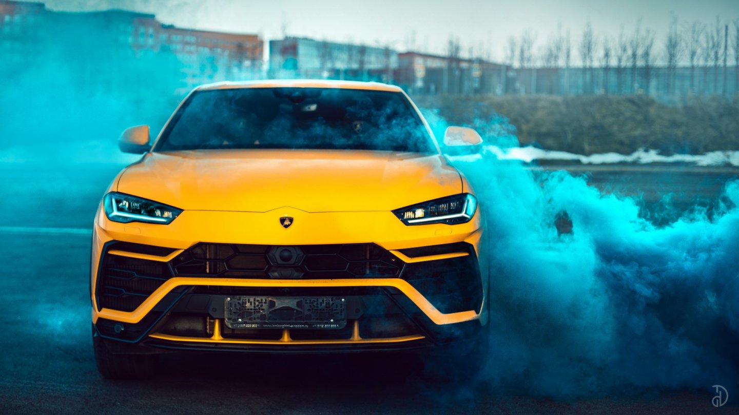 Взять в аренду Lamborghini Urus в городе Санкт-Петербург